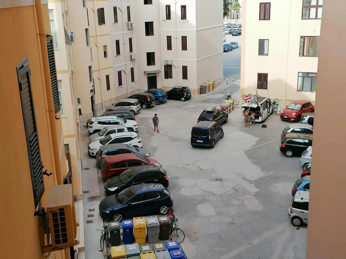 B&B 36 Passi Dal Mare トラーパニ 2*,  イタリア